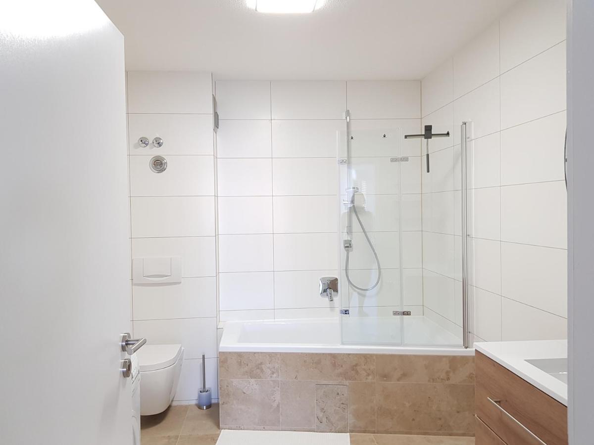 Amao-Green I 90Qm I Penthouse Maisonette Mit Rooftop I City Center I King-Size Betten ลาร์ ภายนอก รูปภาพ